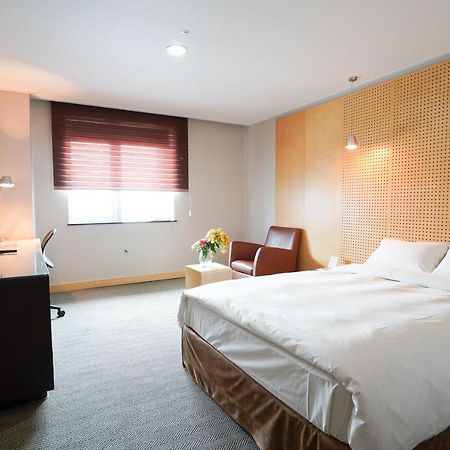 Changwon Hotel Екстериор снимка