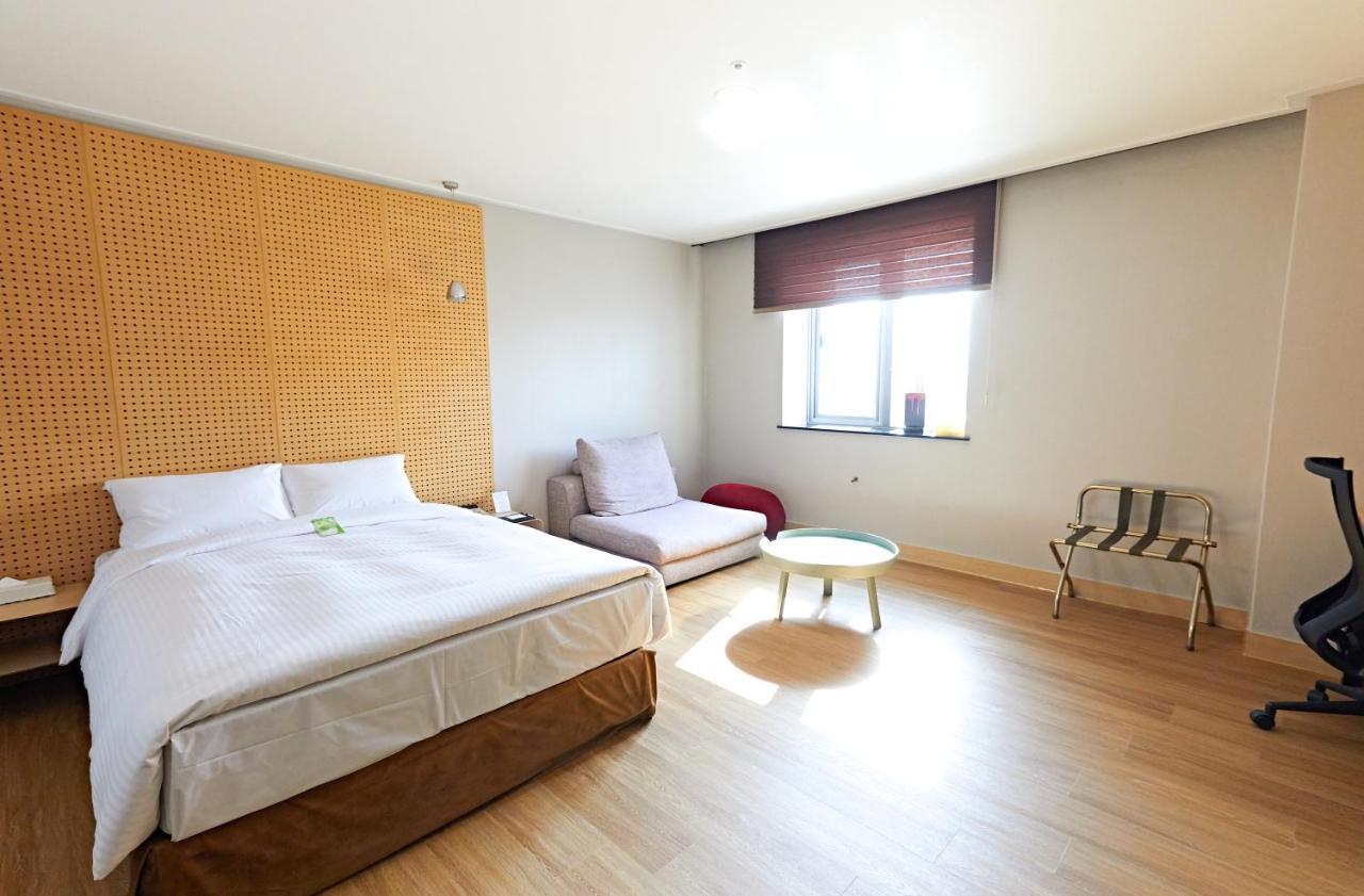 Changwon Hotel Екстериор снимка