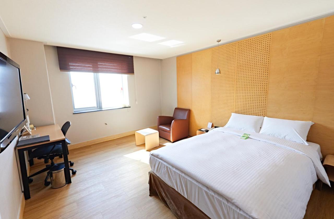 Changwon Hotel Екстериор снимка