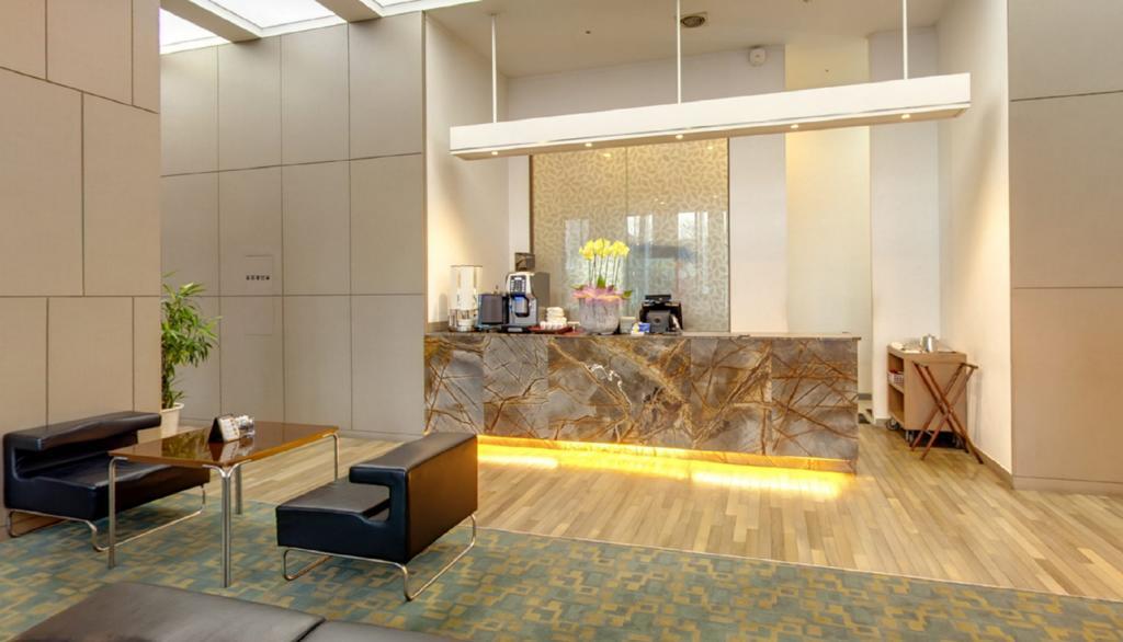 Changwon Hotel Екстериор снимка