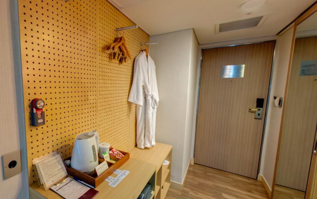 Changwon Hotel Стая снимка