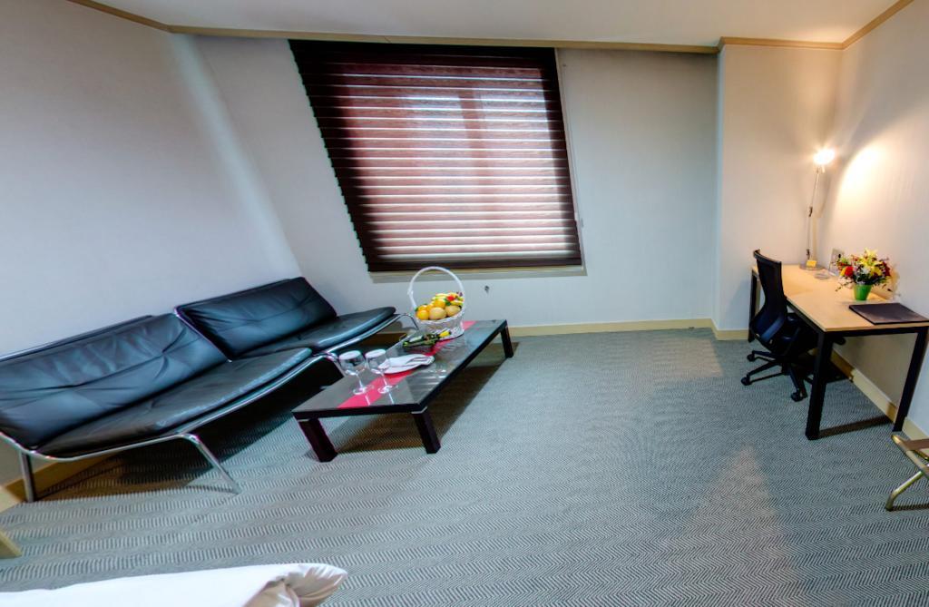 Changwon Hotel Стая снимка