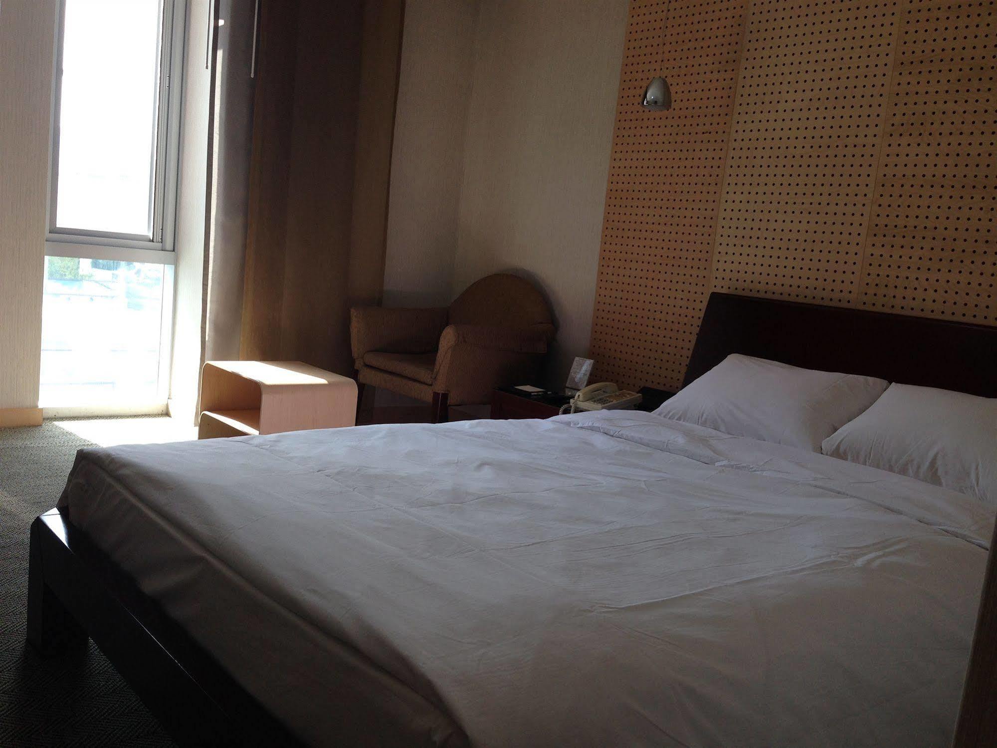 Changwon Hotel Екстериор снимка
