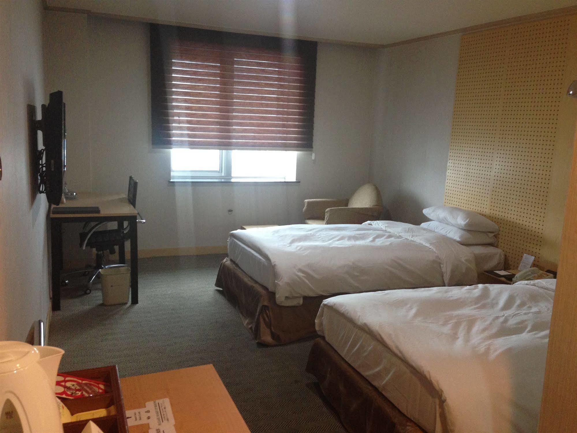 Changwon Hotel Екстериор снимка