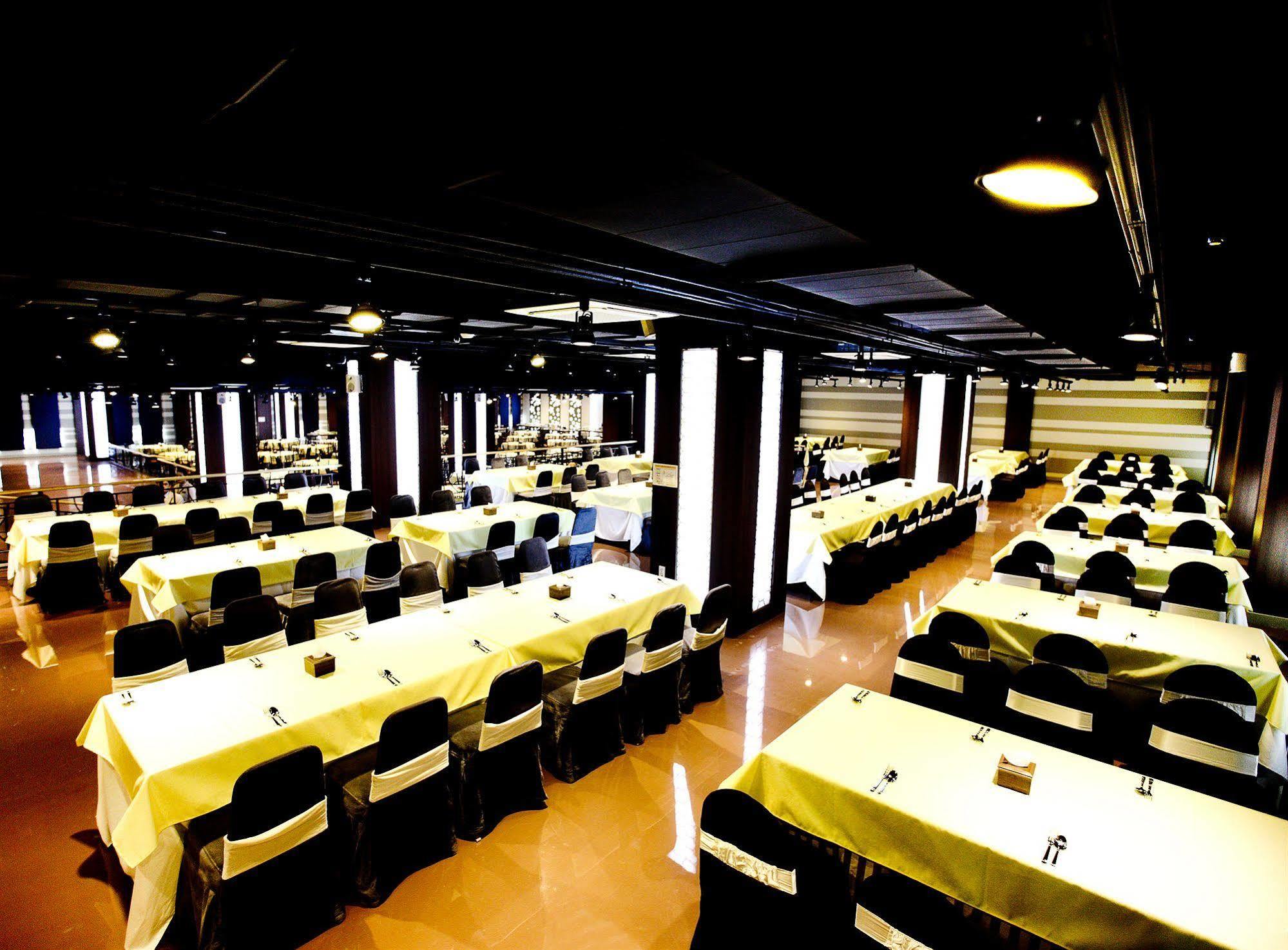 Changwon Hotel Екстериор снимка