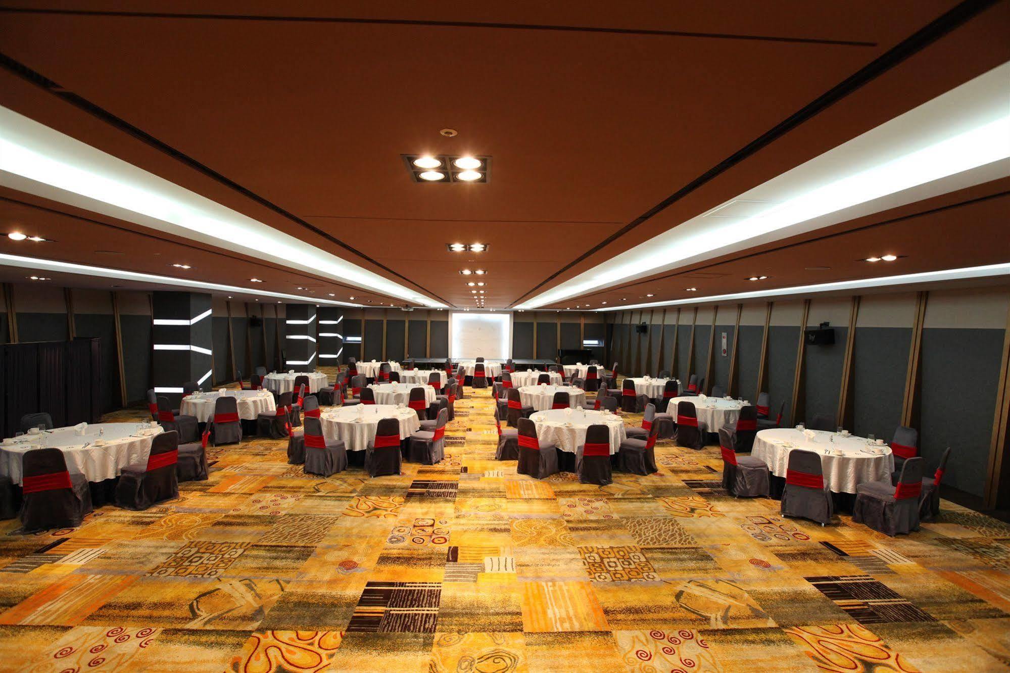 Changwon Hotel Екстериор снимка