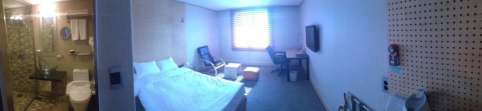 Changwon Hotel Екстериор снимка