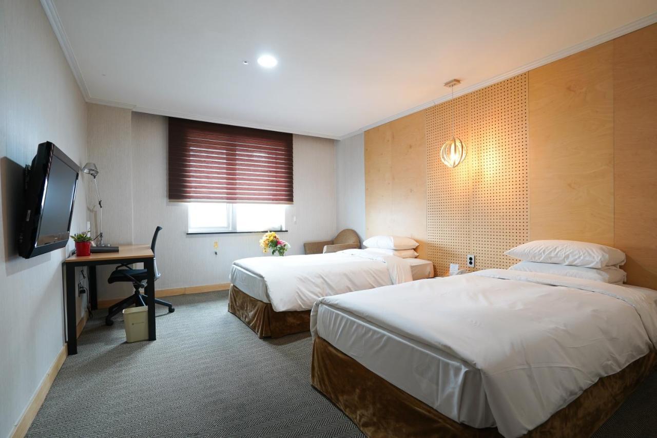 Changwon Hotel Екстериор снимка